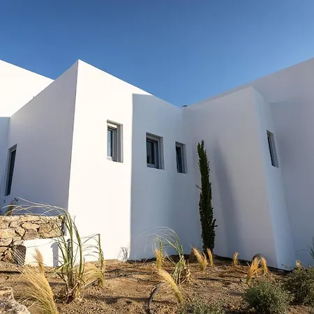 Cape * Ftelia (Mykonos)